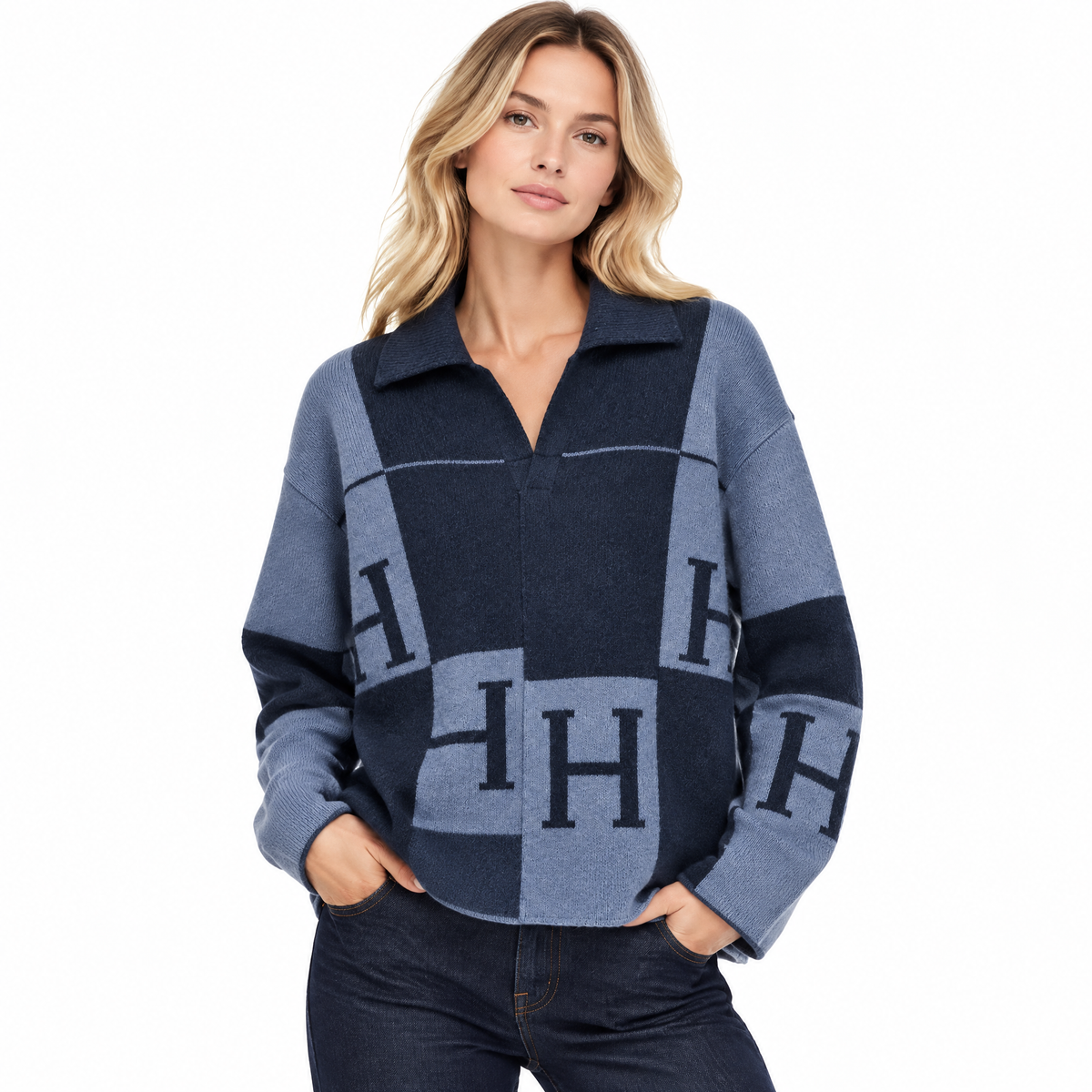 Дамска плетена жилетка HERMÈS – бежово и екрю с H мотиви (Copy)