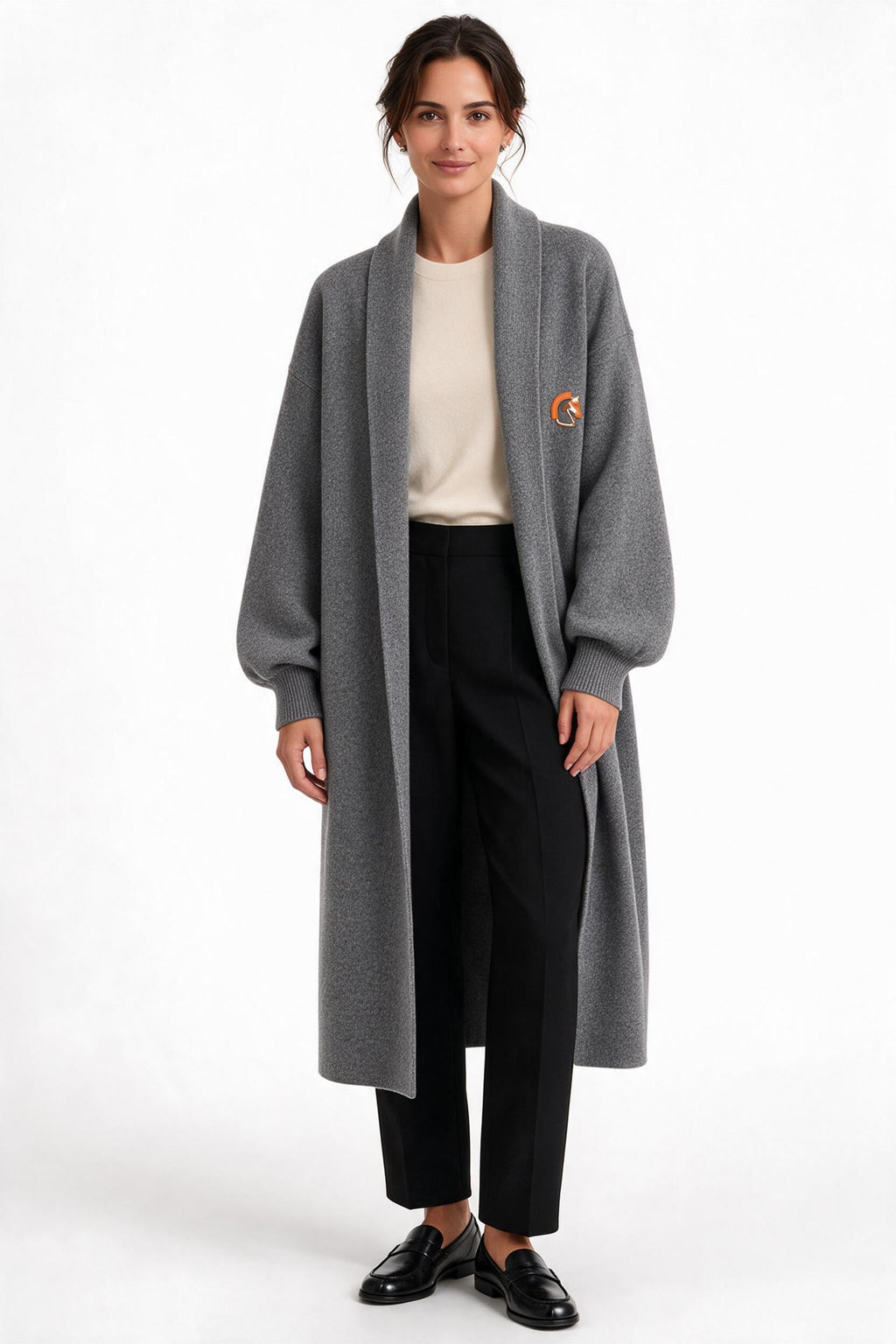 Дамска плетена жилетка HERMÈS – бежово и екрю с H мотиви (Copy)