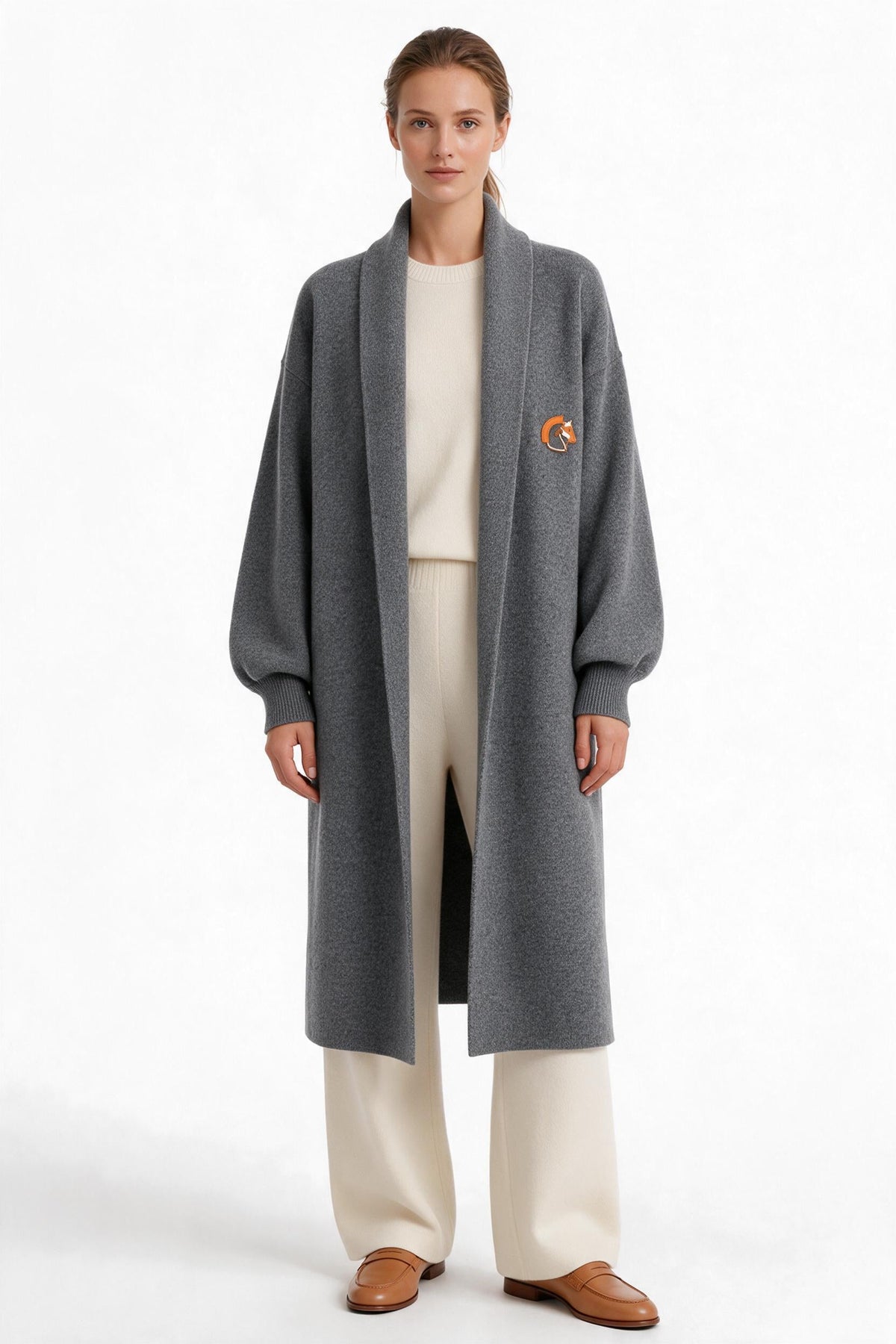 Дамска плетена жилетка HERMÈS – бежово и екрю с H мотиви (Copy)