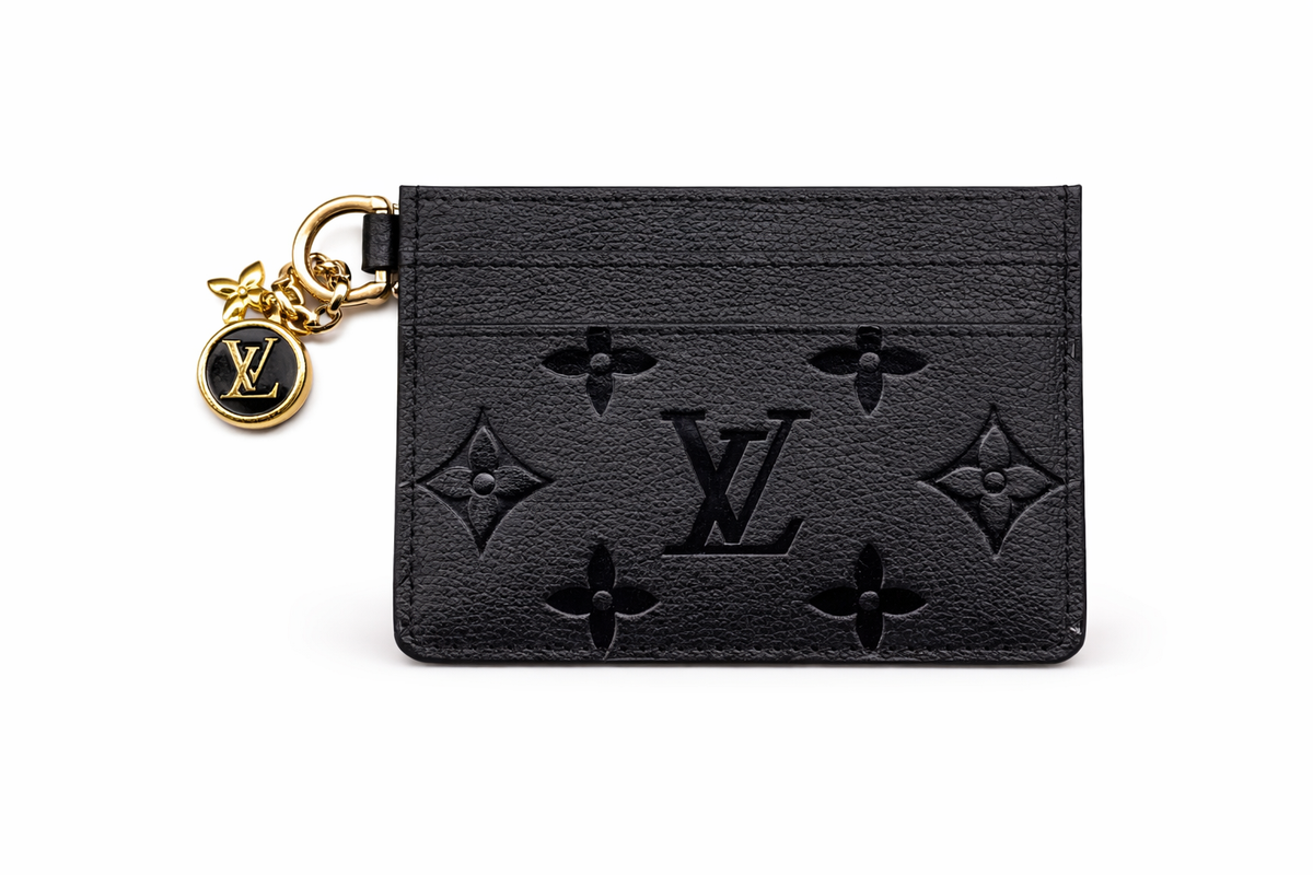 Damski etui na karty Louis Vuitton Monogram Empreinte z zawieszką – czarne
