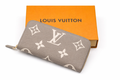 Damski portfel Louis Vuitton Monogram Giant Zippy Wallet – szary
