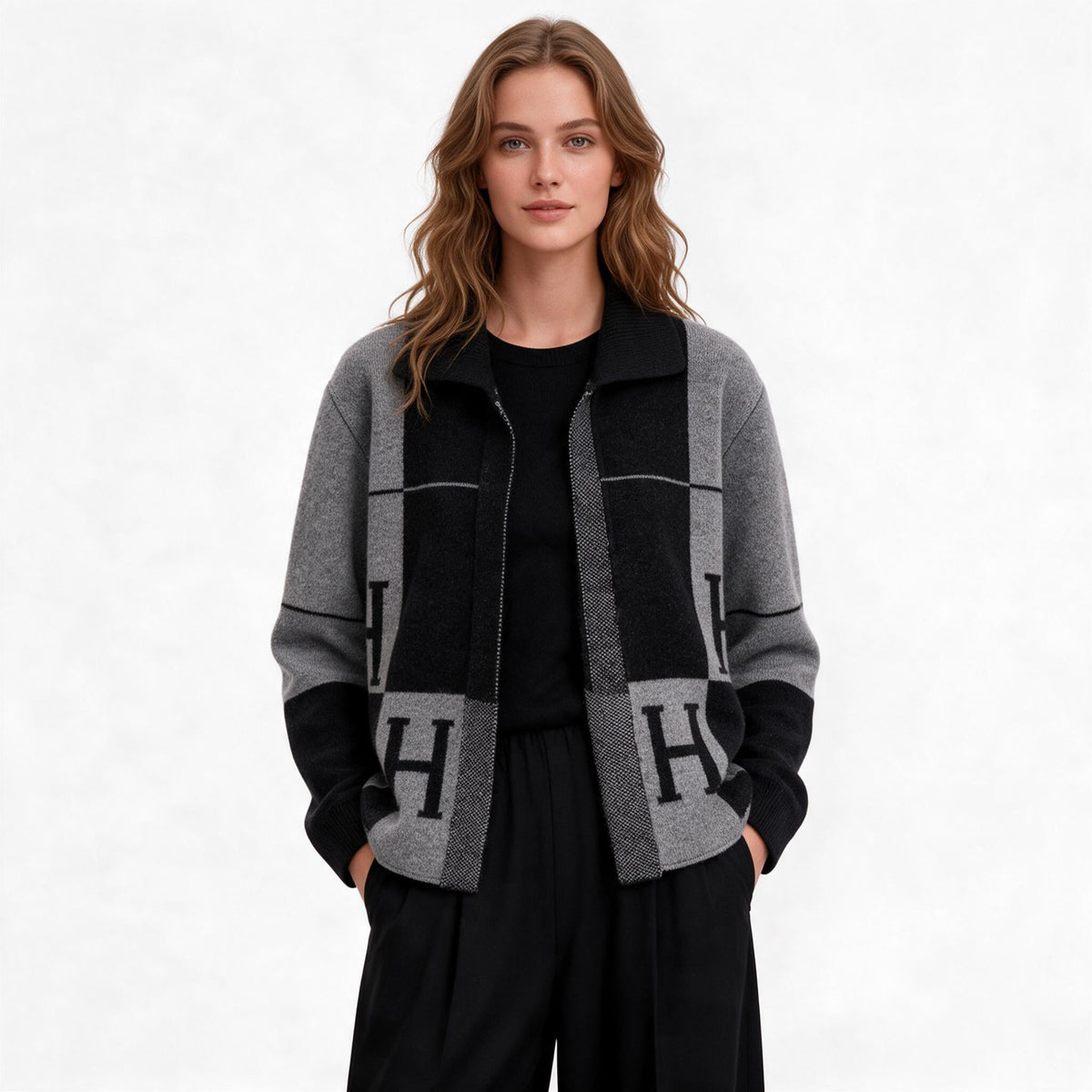 Дамска жилетка Hermès – черно и бяло с H мотиви (Copy)
